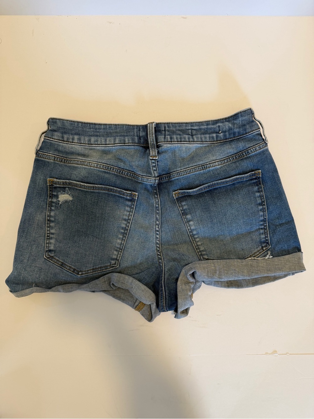 Lot of 3 Distressed Jean Shorts Universal Threads & Levi’s Size 30 - Picture 6 of 10
